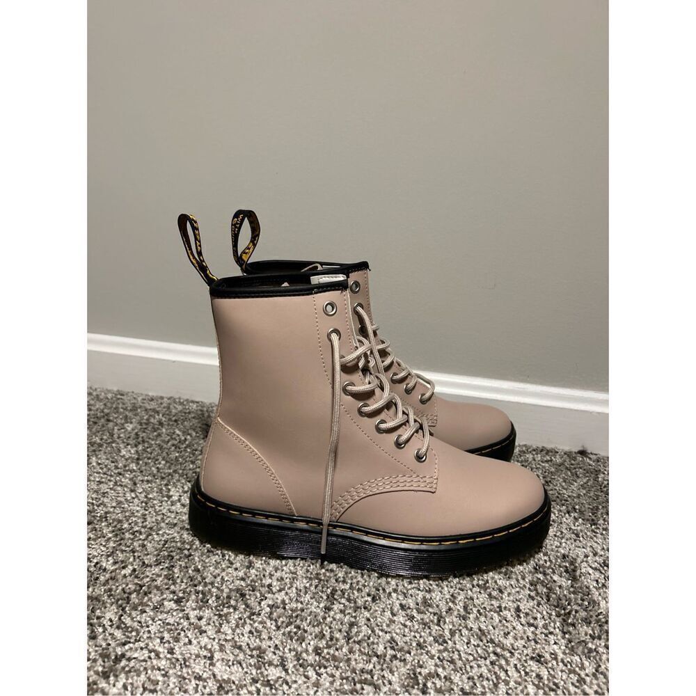 Dr Martens Zavala Taupe Lace Up Boots Size 8